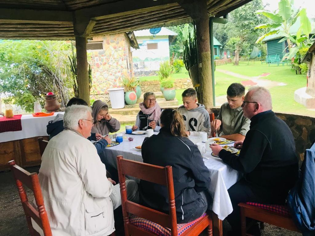 Songota Falls Lodge Arusha Bagian luar foto